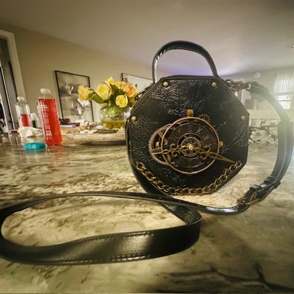 BRAND NEW Unique Crossbody Women's Shoulder Bag Leather Message Clock Black! - Picture 11 of 11